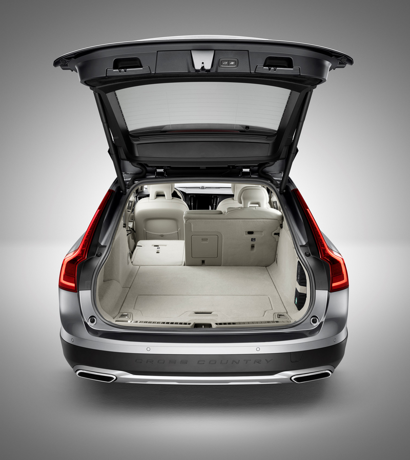 Illustration for article titled The 2018 Volvo V90 Cross Country Is The New Lifted Volvo Wagon Of Your Dreams